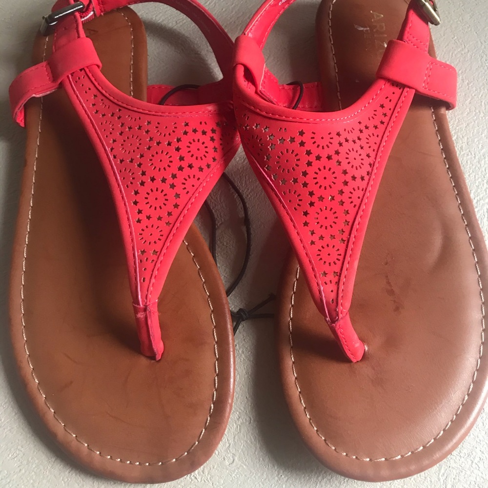 Sandals for girls. Size 6Y.